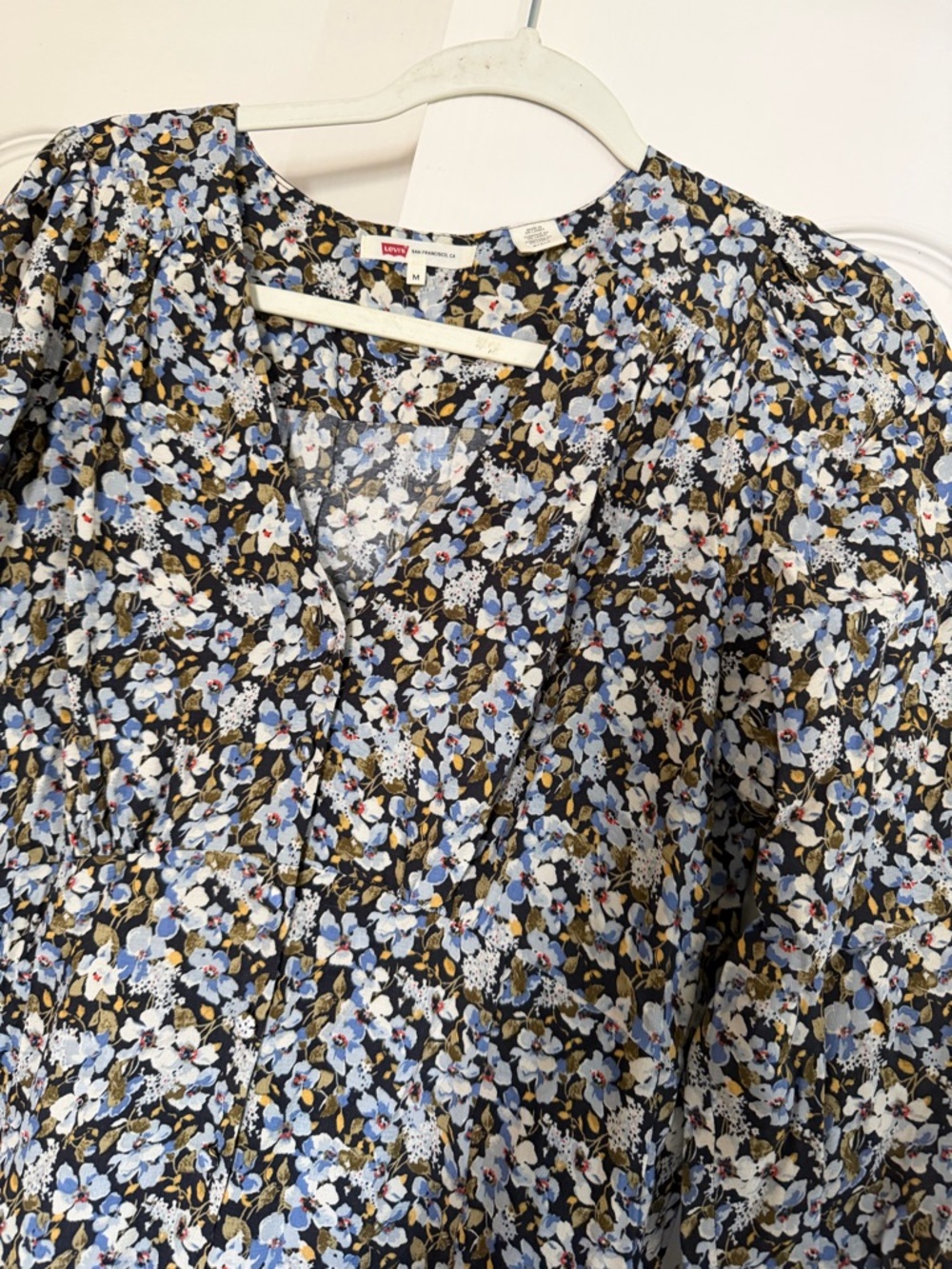 Levi's Blue and Black Floral V-Neck Midi Dress - Picture 3 of 4